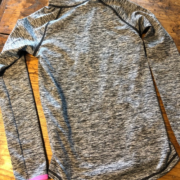 𝚁𝚎𝚎𝚋𝚘𝚔 𝙰𝚌𝚝𝚒𝚟𝚎𝚠𝚎𝚊𝚛 𝚙𝚞𝚕𝚕𝚘𝚟𝚎𝚛 - Picture 4 of 4